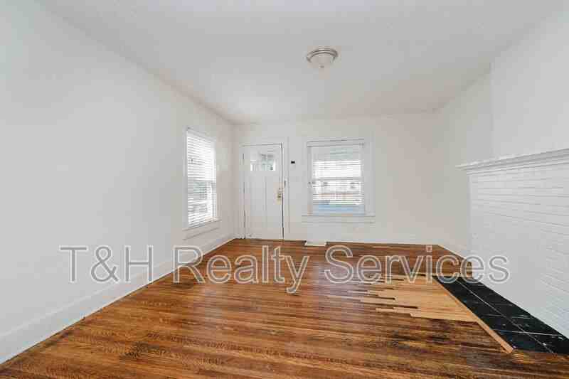 2933 Ruckle St - Photo 4 of 19