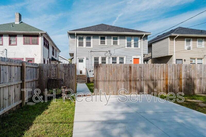 2933 Ruckle St - Photo 3 of 27