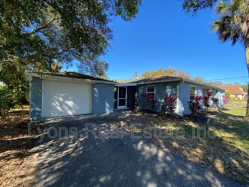 1537 Piney Rd - Photo 3 of 17