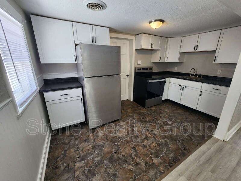 2935 Harrison Ave - Photo 4 of 10