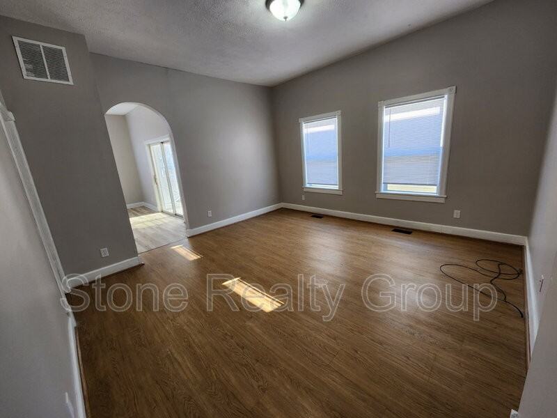 1217 S 17th St - Photo 4 of 13