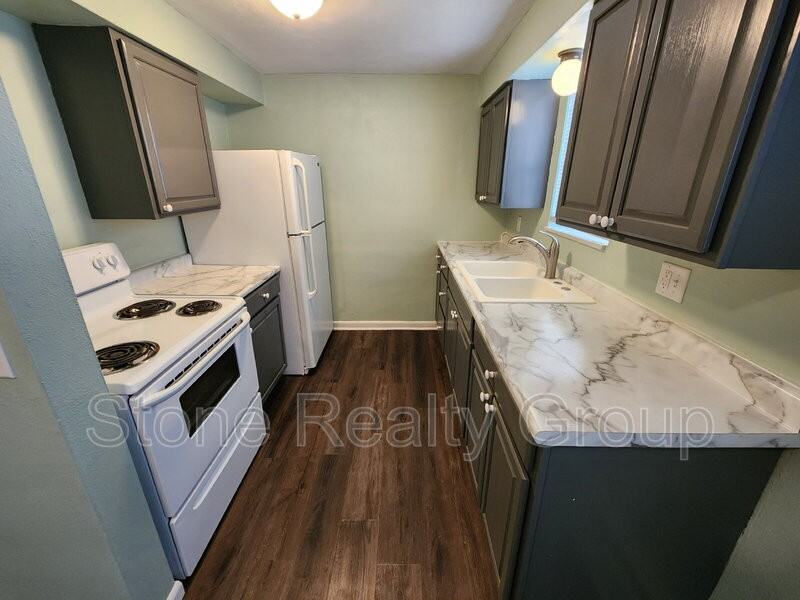 3877 E Beulah Ave - Photo 4 of 10