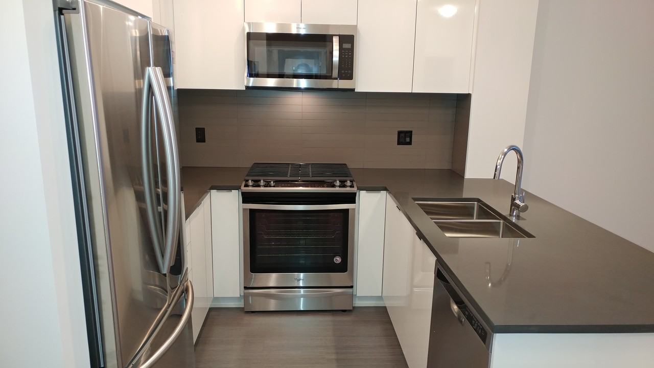 15138 34 Ave - Photo 3 of 46