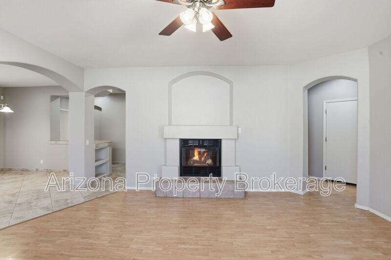 8717 N 58th Ln - Photo 6 of 28