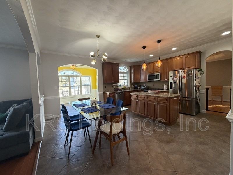 516 Bells Hollow Ct - Photo 3 of 22