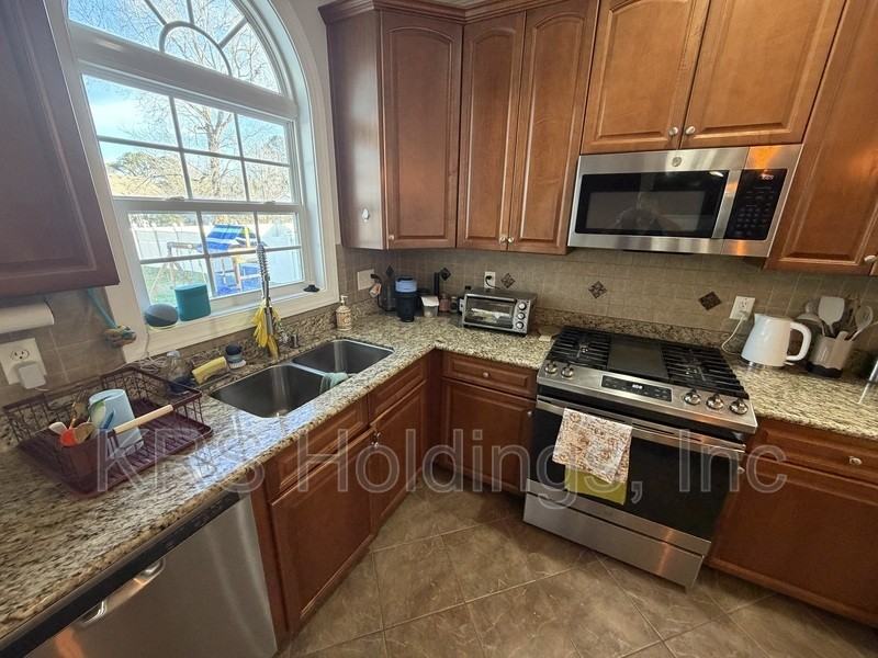 516 Bells Hollow Ct - Photo 5 of 22