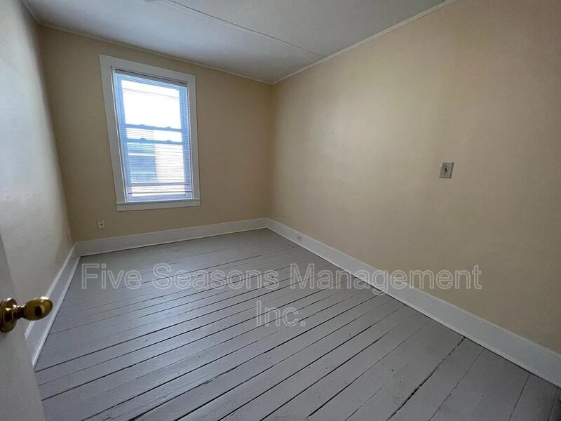 28 Conger Ave - Photo 2 of 13