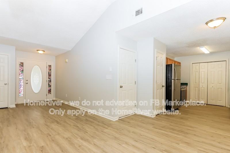 615 Fieldcrest Dr - Photo 2 of 19