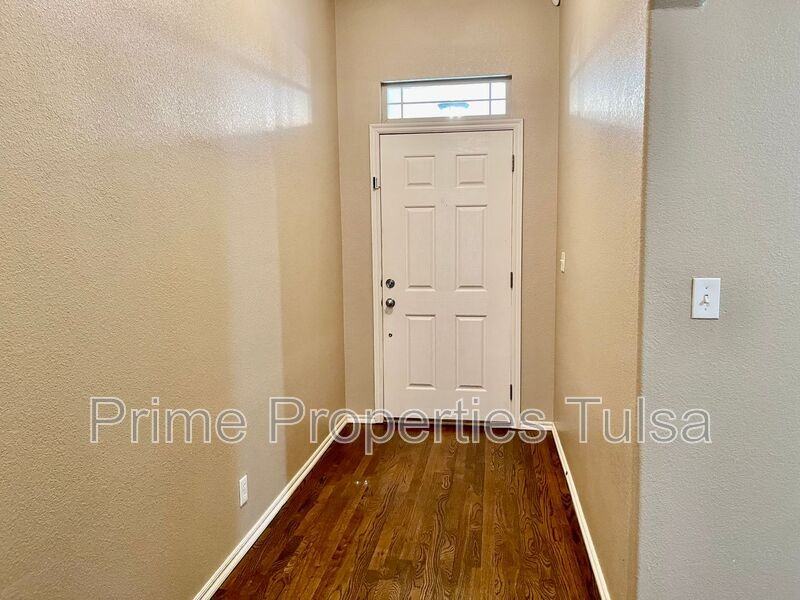 108 E Granger St - Photo 2 of 20