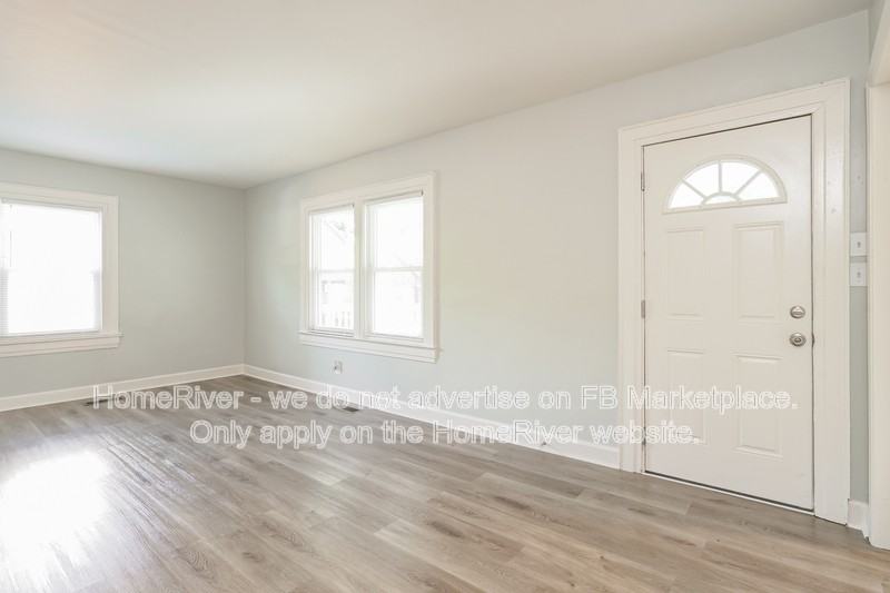 1532 Gorrell St - Photo 3 of 20