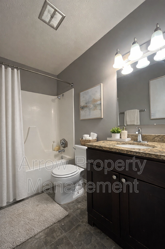 2110 J St #6 - Photo 3 of 7