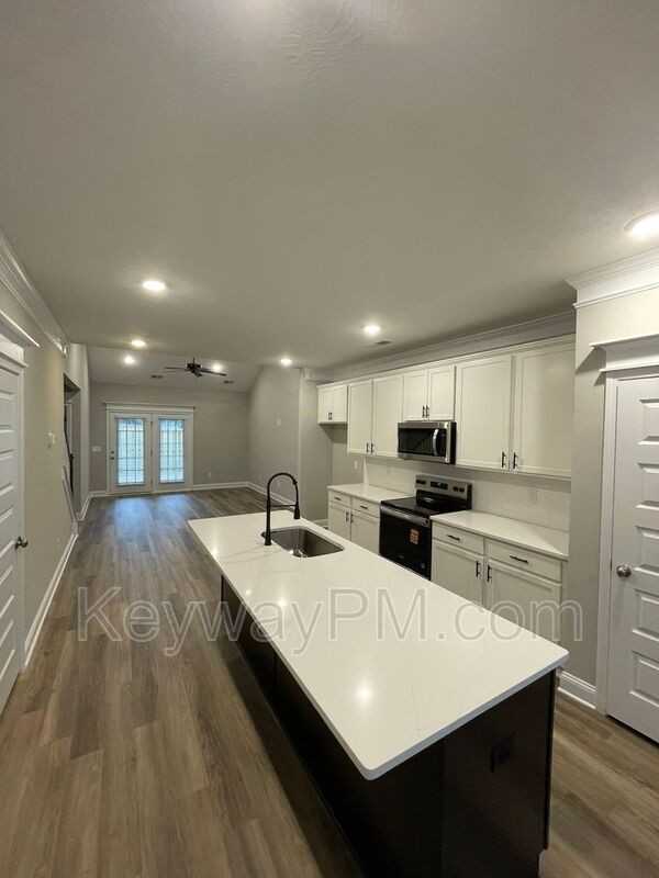 2051 Denmark Ave Se - Photo 6 of 18