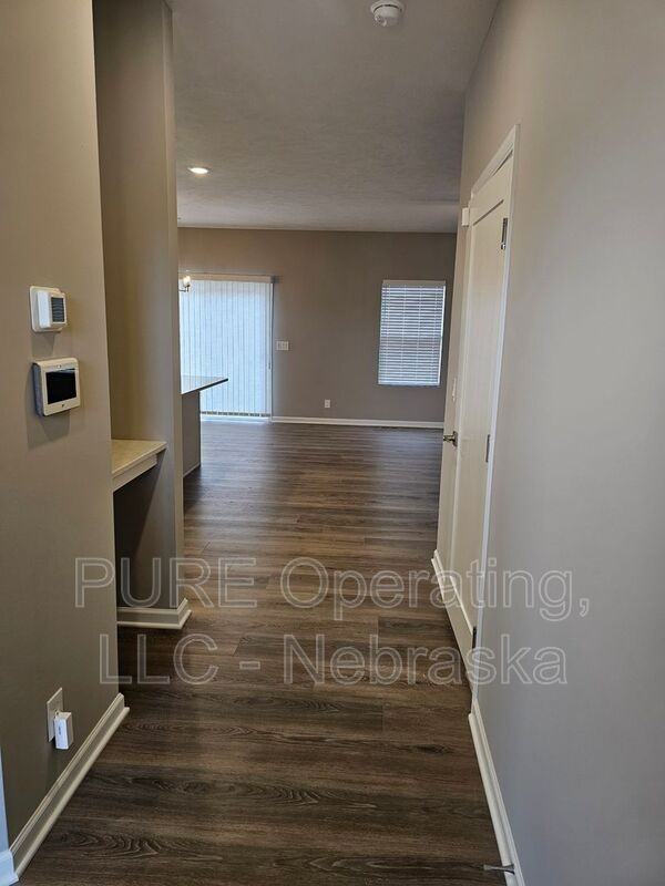 17451 Tucker St - Photo 4 of 50