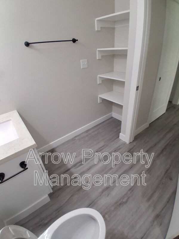 731 W Crawford St - Photo 6 of 12