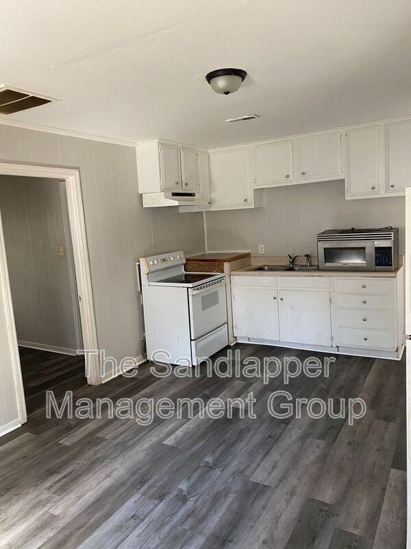 5061 Rockingham St - Photo 2 of 10