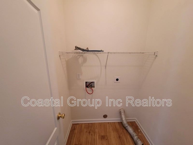 620 Annaka Loop - Photo 7 of 30