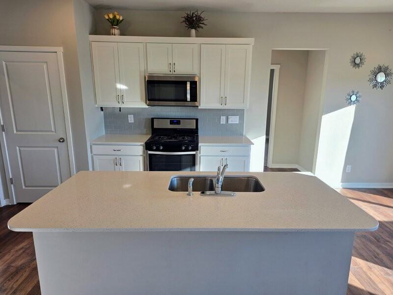 2511 Nw 44th St - Photo 4 of 40