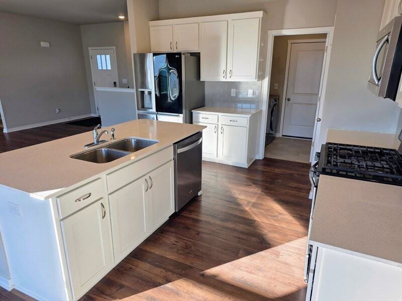 2511 Nw 44th St - Photo 6 of 40