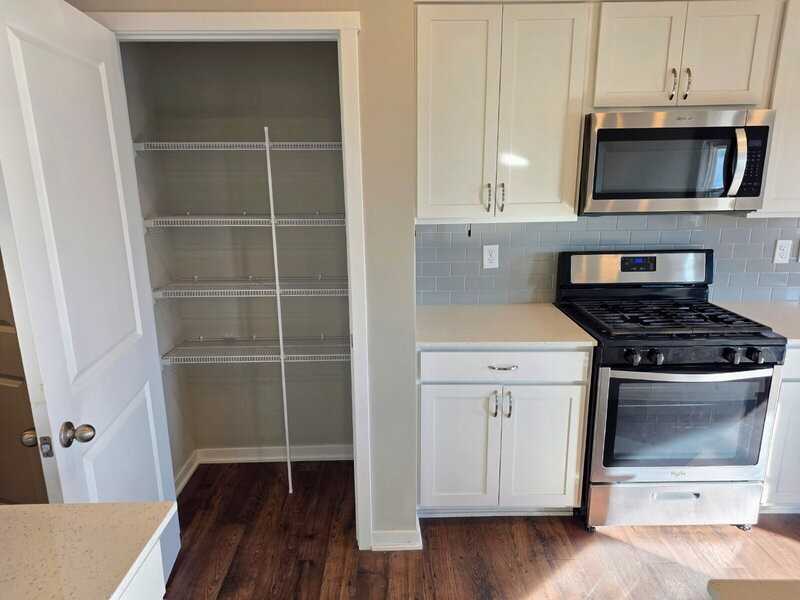 2511 Nw 44th St - Photo 7 of 40