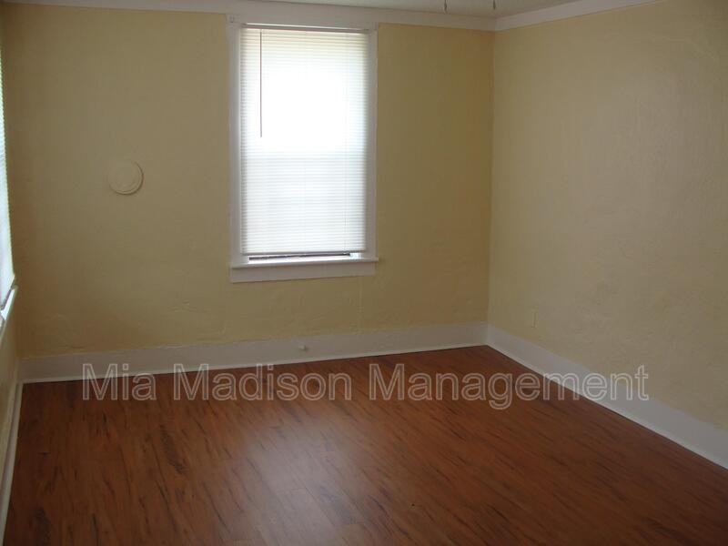 312 W 46th St - Photo 3 of 15