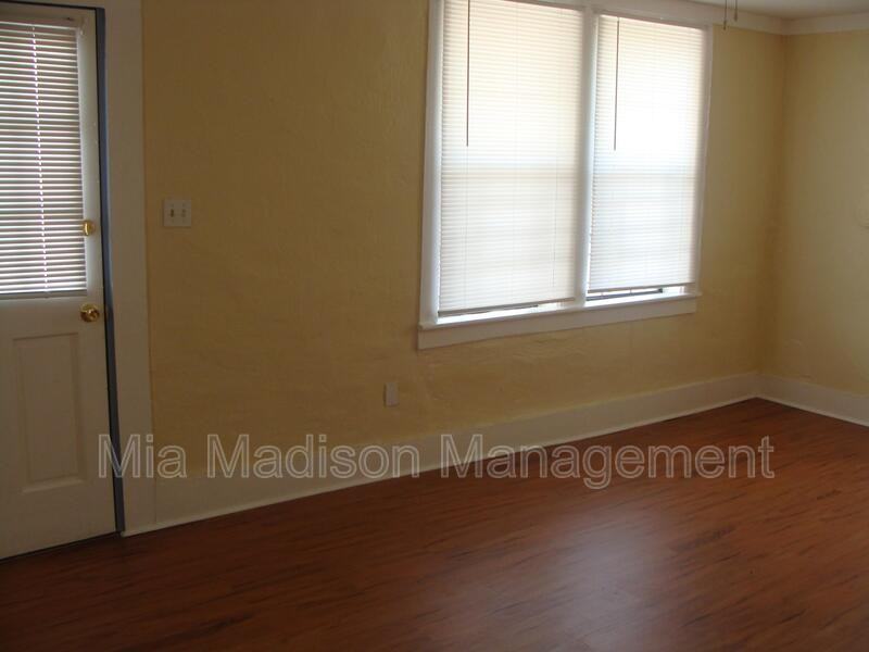 312 W 46th St - Photo 4 of 15