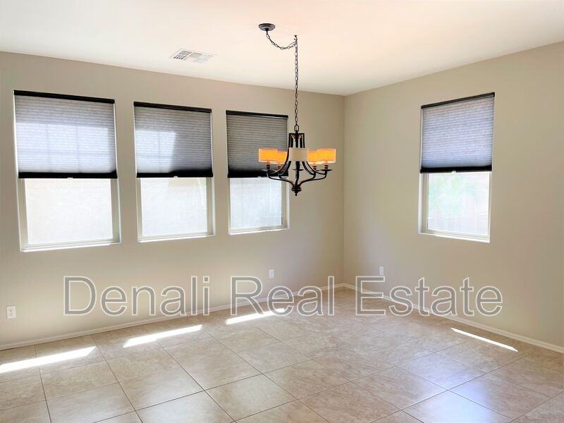 441 N Ranger Trl - Photo 3 of 21