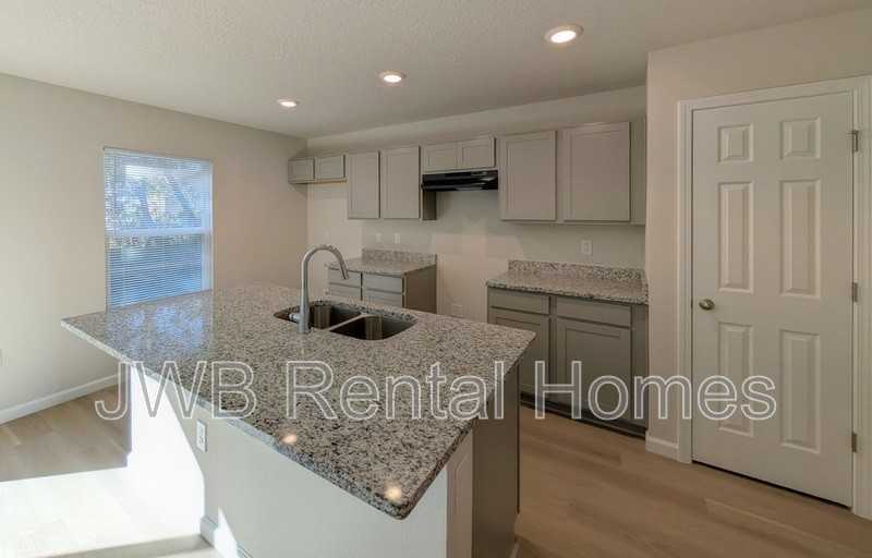 2890 Fitzgerald St - Photo 4 of 20