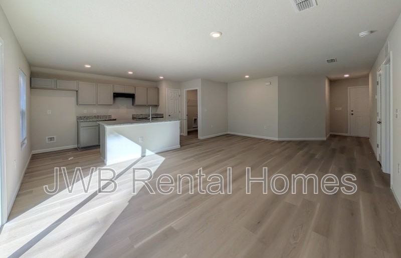 2890 Fitzgerald St - Photo 6 of 20