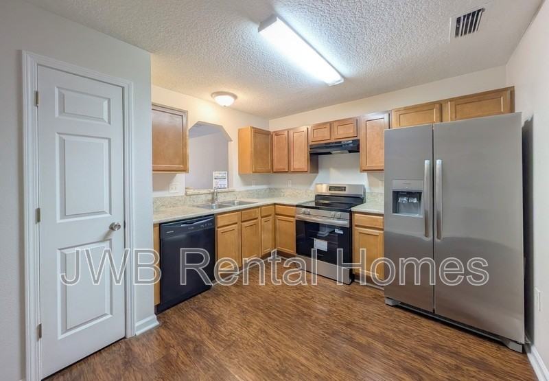 8446 Mcgirts Village Ln - Photo 4 of 18