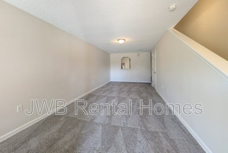 8446 Mcgirts Village Ln - Photo 5 of 18