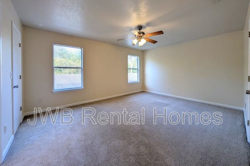 95 Dudley St #B - Photo 7 of 16