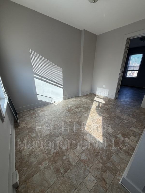 238 W Mifflin St - Photo 5 of 13