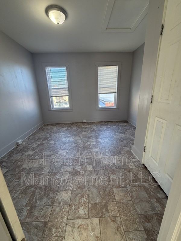 238 W Mifflin St - Photo 7 of 13