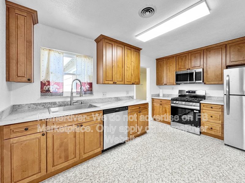 7300 East Pkwy - Photo 2 of 21