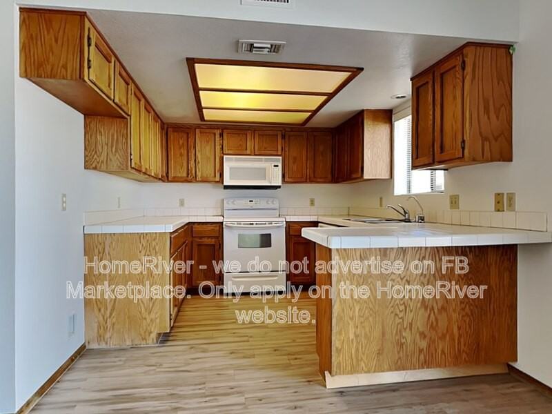 647 Aloha Dr - Photo 5 of 17