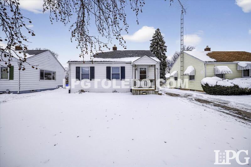 202 Waggoner Blvd - Photo 2 of 32