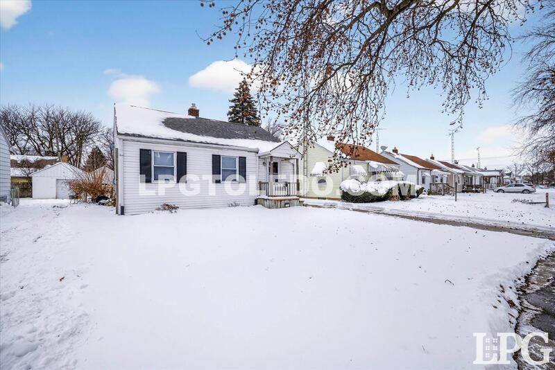 202 Waggoner Blvd - Photo 3 of 32