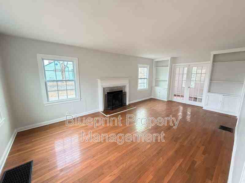 1701 4th Ter W - Photo 4 of 14