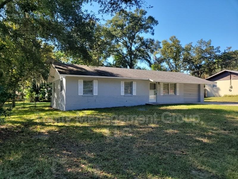 2240 Ne 39th St - Photo 2 of 20