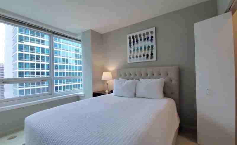 245 E Ohio St #2404 - Photo 2 of 9