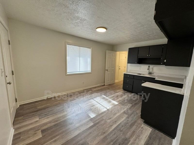 4846 Maplewood Dr - Photo 3 of 17