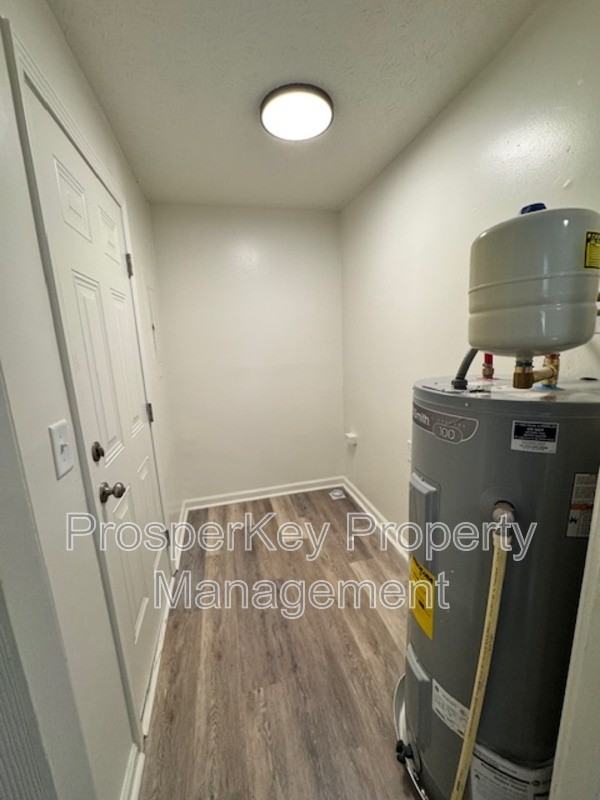 4846 Maplewood Dr - Photo 6 of 17