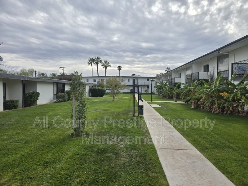 3308 E Camelback Rd - Photo 3 of 4