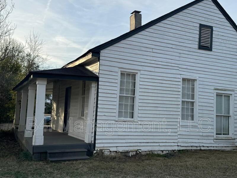 306 Veazey St - Photo 4 of 21