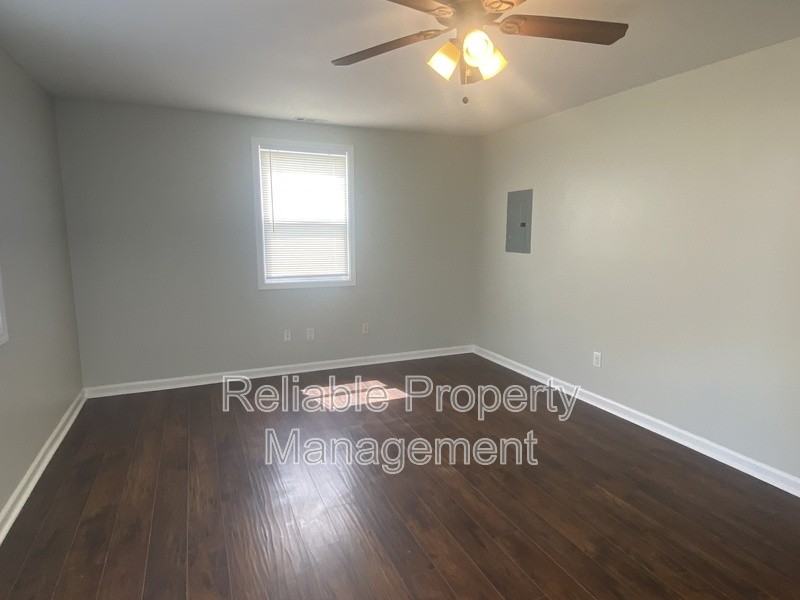 703 Hare St - Photo 6 of 8