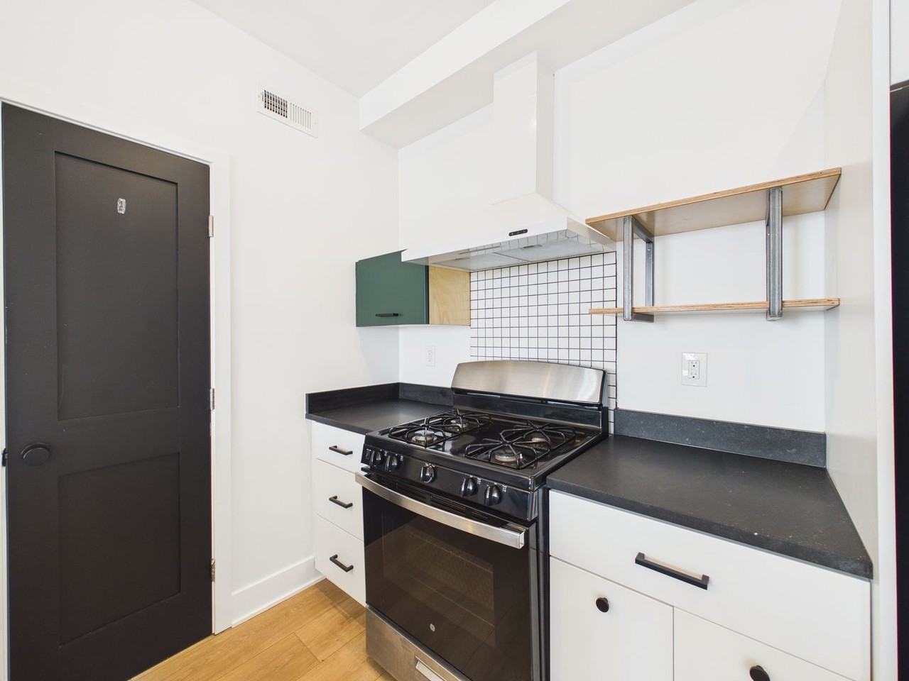 3148 Richmond St #9 - Photo 5 of 14