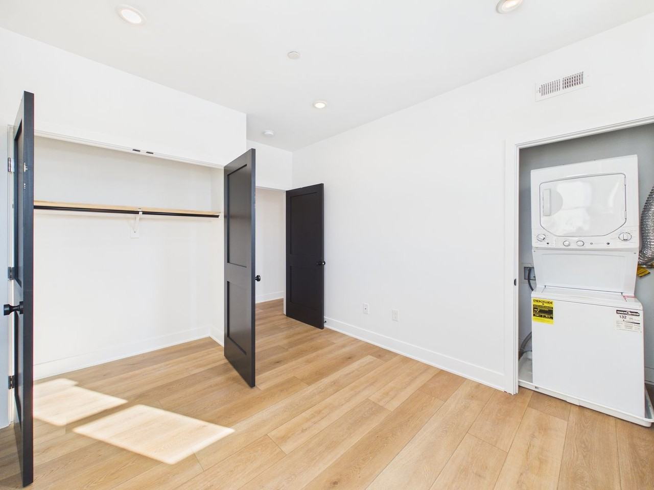 3148 Richmond St #9 - Photo 6 of 14