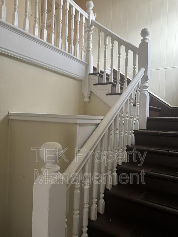 26 Augustine St #UP - Photo 3 of 11