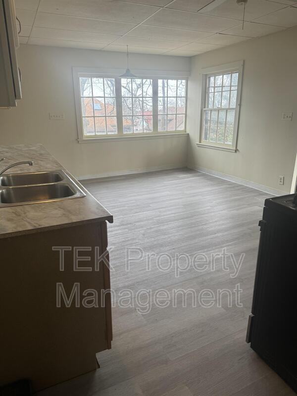 26 Augustine St #UP - Photo 4 of 11