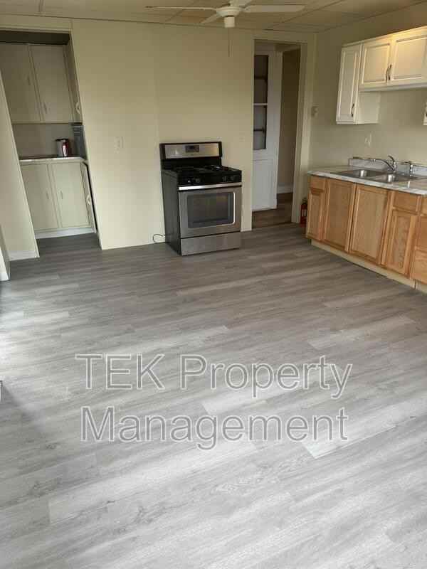 26 Augustine St #UP - Photo 5 of 11